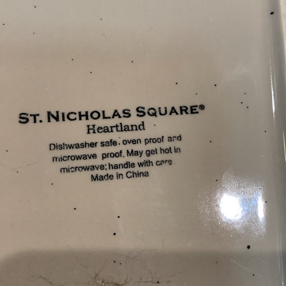 NWOT St Nicholas Square winter scene textured serving dish 9” square - Picture 3 of 5